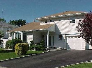 1123 Albert Rd, North Bellmore, NY 11710
