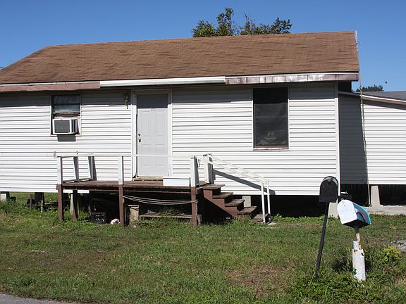 3rd image of 128 Martinez Ln