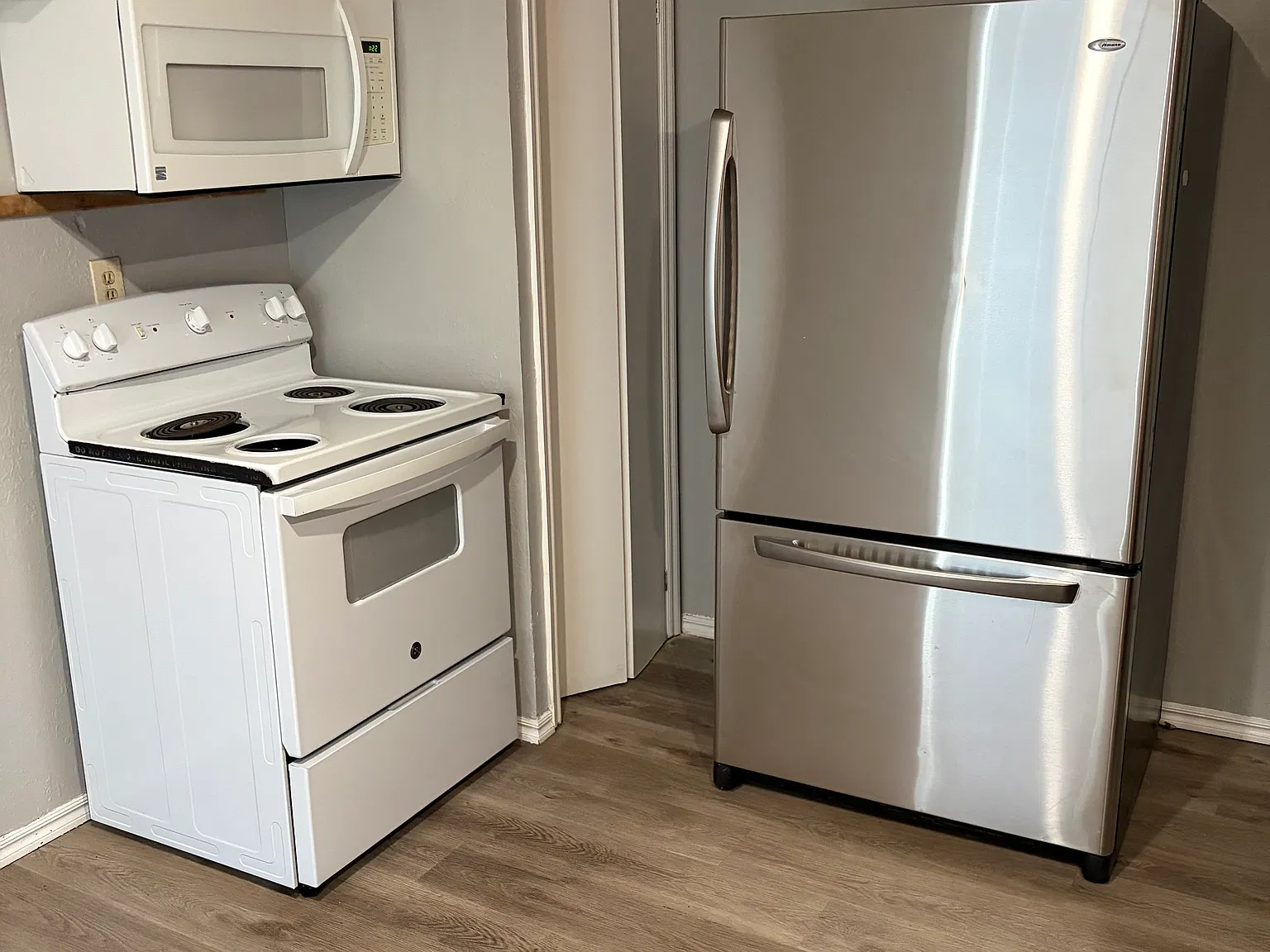 2 bed, 800 sqft, $1,060 — Photo 3