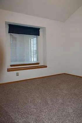 1313 James Cravens Ct — Photo 8