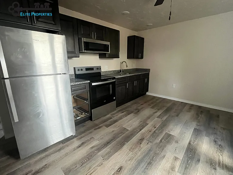 301 W Mount Vernon Blvd #8 — Photo 4