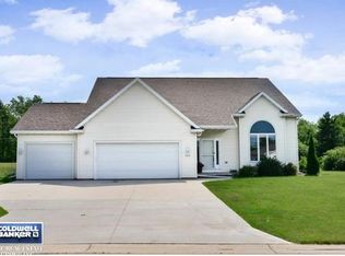 N7878 Ridgeview Ct, SHERWOOD, WI 54169