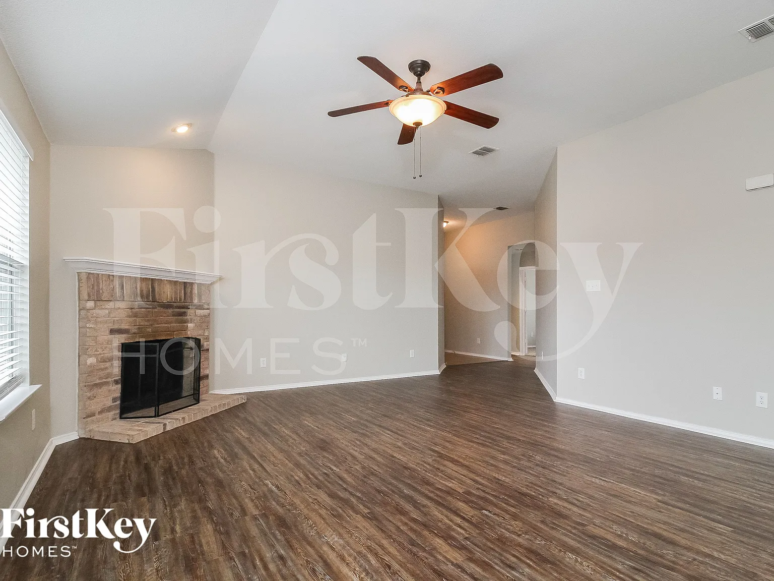 4 bed, 2.0 bath, 1898 sqft, $2,180 — Photo 4
