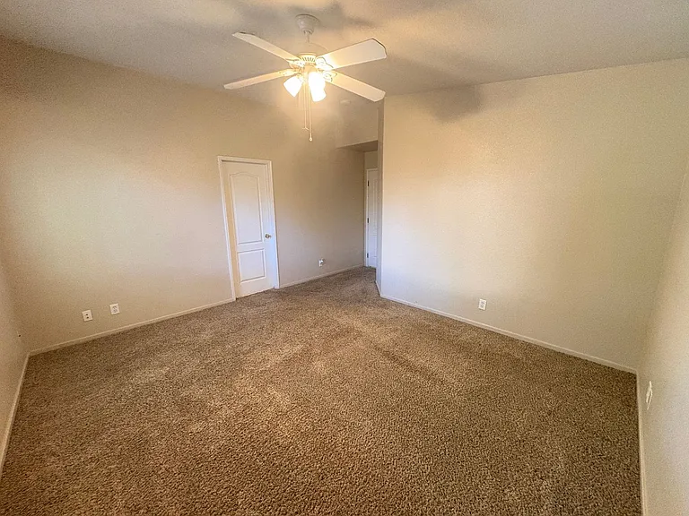 3832 W Sweet Ave — Photo 10