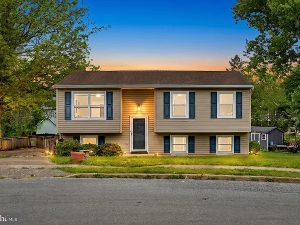 1589 Vesta Dr, Harrisburg, PA 17112