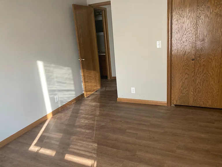 1511 N Lark Ln — Photo 13