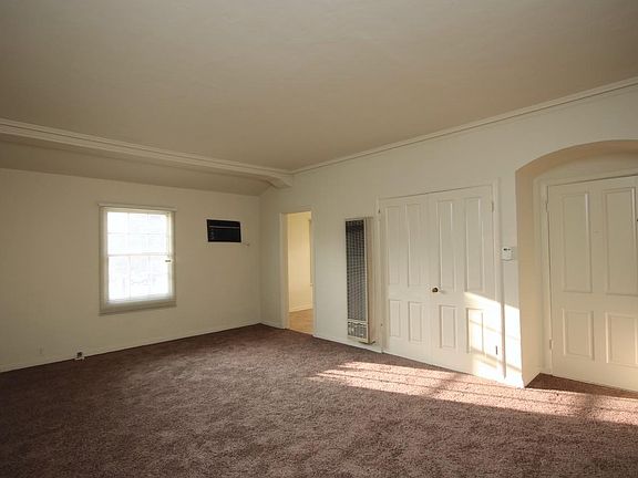 3rd image of 124 S Santa Anita Ave #202