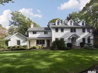 8 Quail Hollow Ct, Saint James, NY 11780