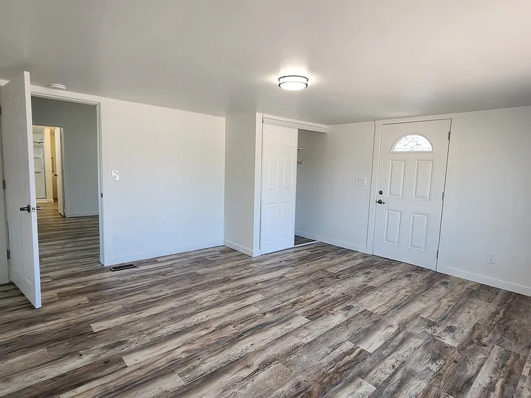 21533 W Laura St — Photo 13