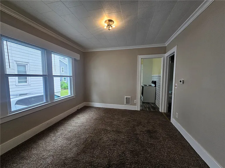 133 McKinley St — Photo 9