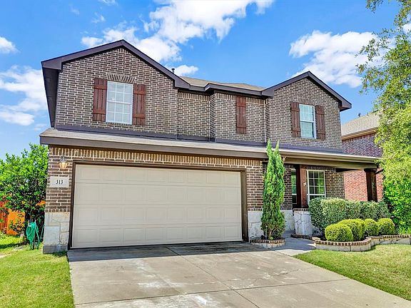3rd image of 313 Highland Fairway Ln