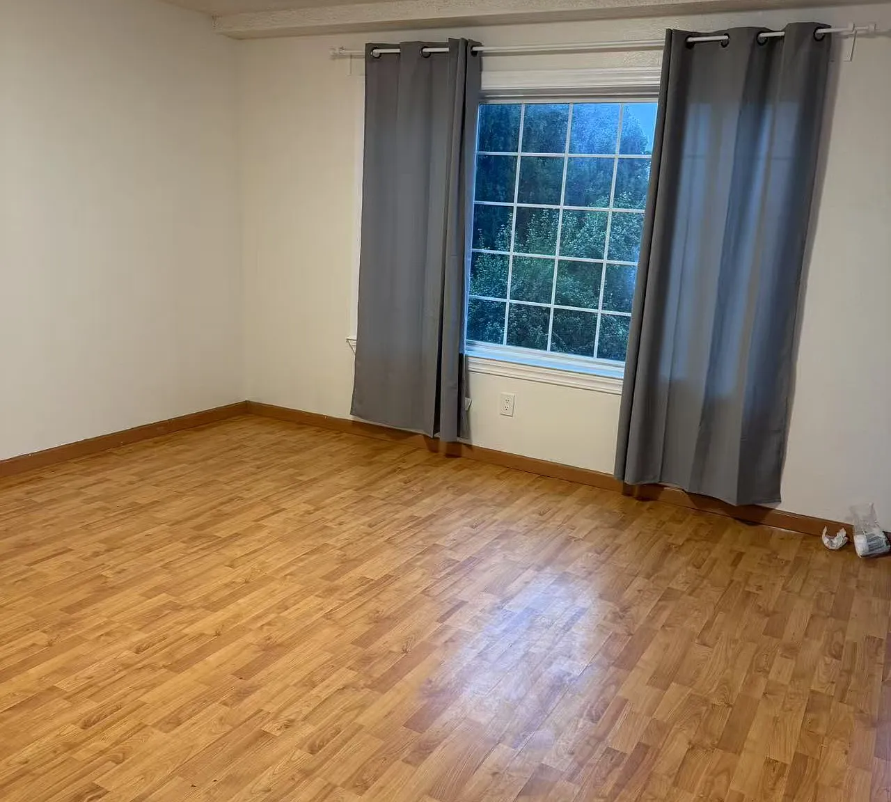 3 bed, 2.5 bath, 1320 sqft, $3,200 — Photo 3