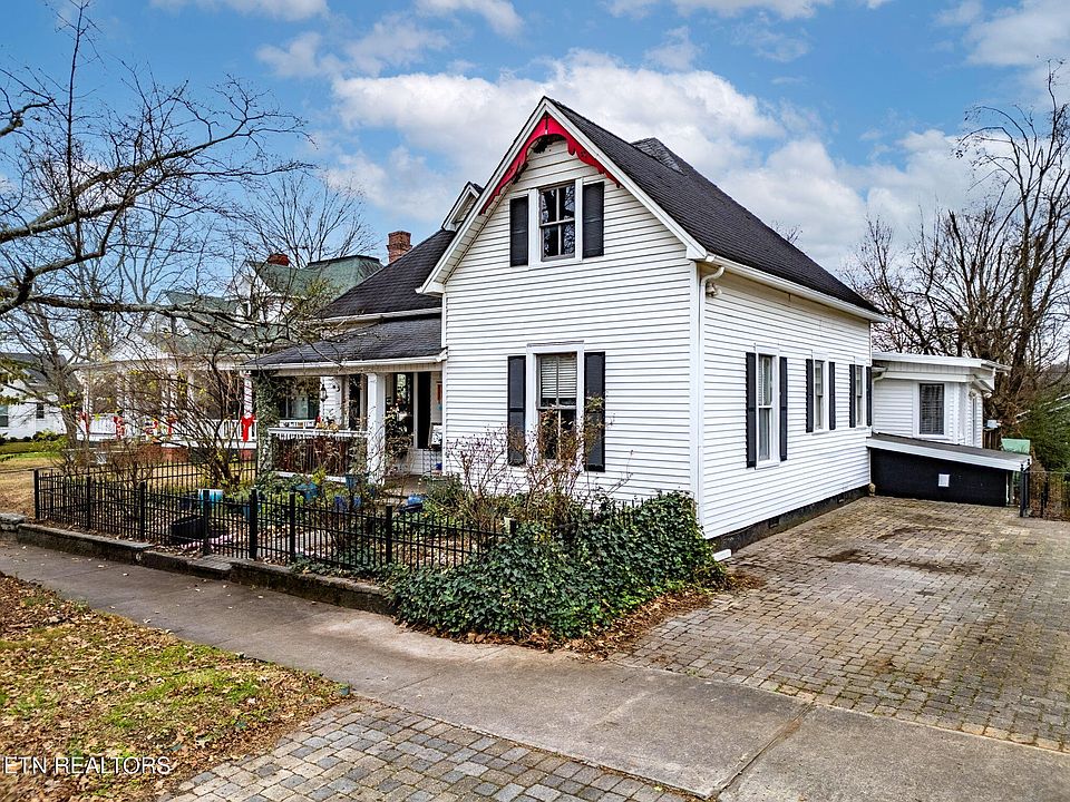 1st image of 302 Kingston St