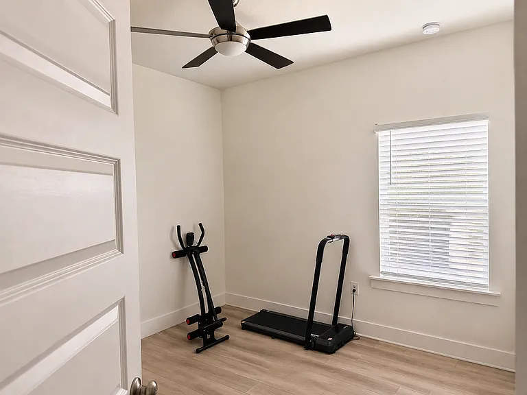 218 Lyla Ln — Photo 14