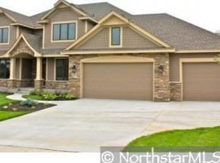 8767 Stonefield Ln, Chanhassen, MN 55317