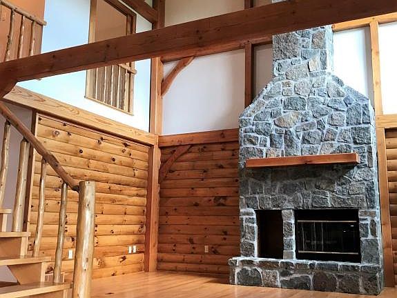 4th image of 15 Antlers Ln