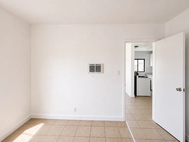 1829 Loma Vista St #1829 — Photo 3