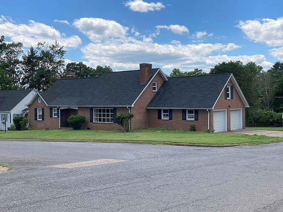 1st image of 2367 Oak Ave