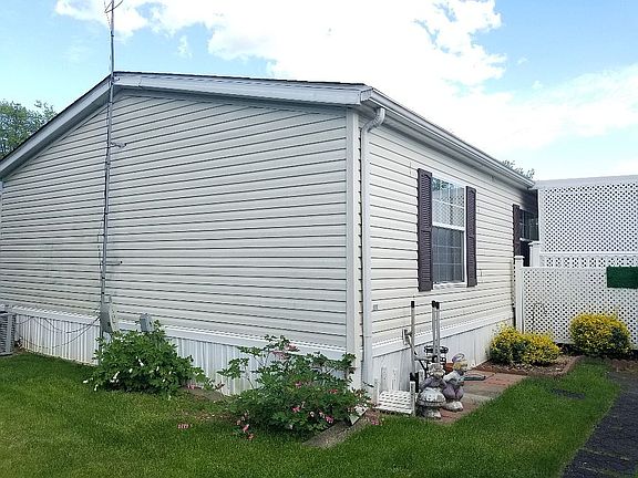 4th image of 761 Birch St