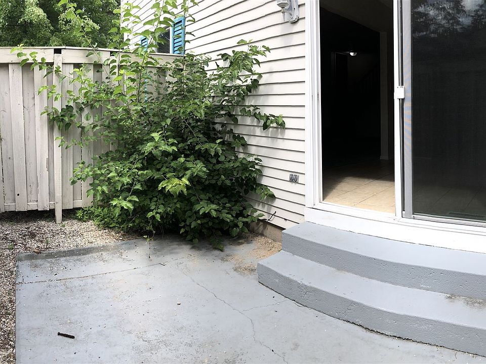 Private patio off dinette