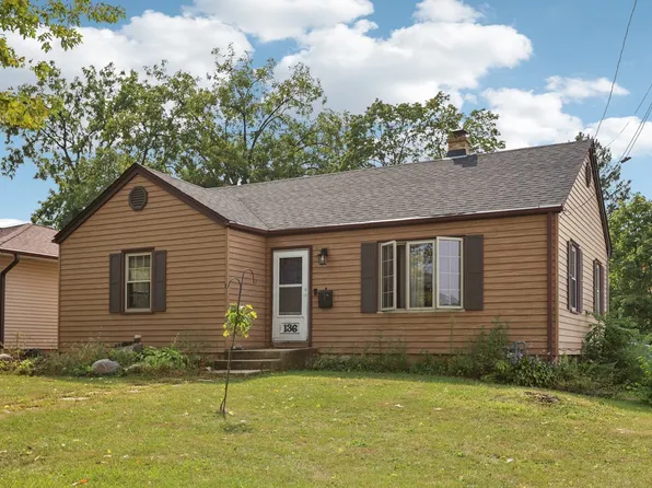 136 Hubbard Ct, Wauconda, IL 60084