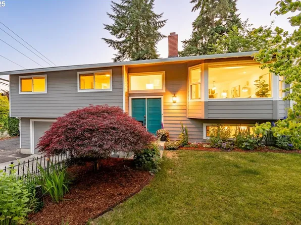 885 SW Spring Ln, Portland, OR 97225