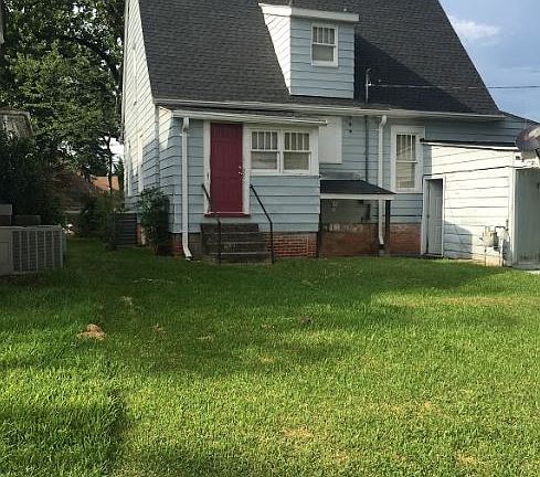 Back yard Garage is to the right