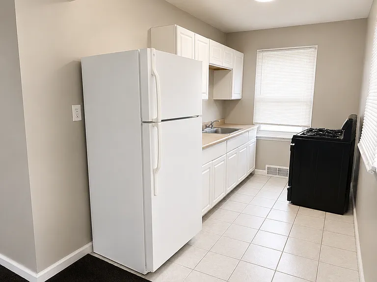 22130 Morton St — Photo 3
