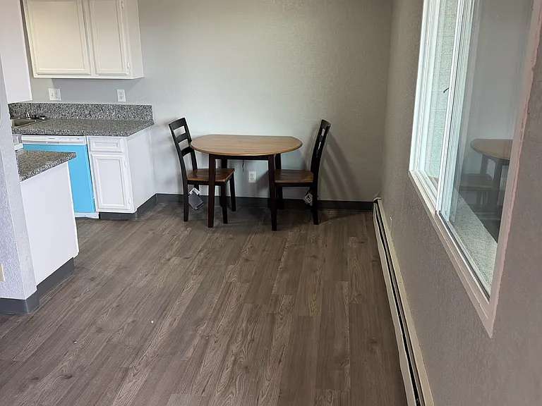 Regency Apartments — Photo 11