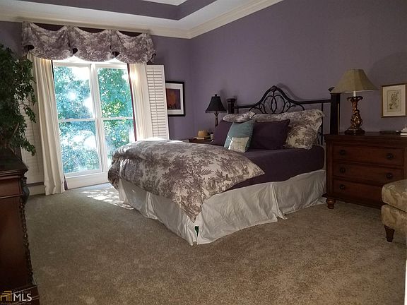 2nd image of 808 Andrean Way