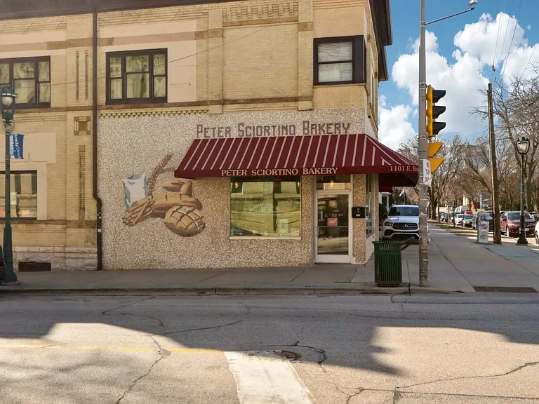 1821A N Pulaski St — Photo 14