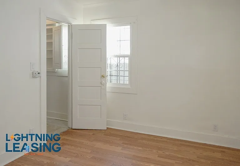 1326 N Serrano Ave — Photo 10
