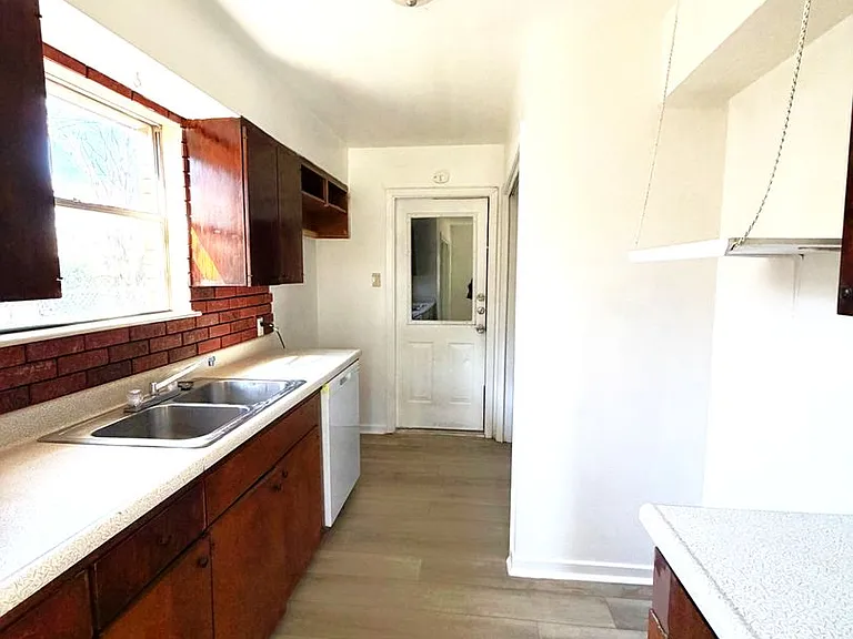 1102 S Ann Blvd — Photo 6