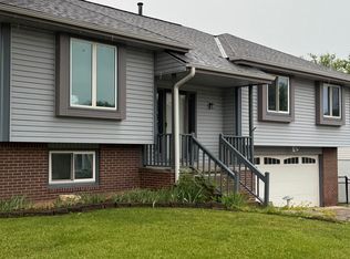 3432 Faye Dr, Bellevue, NE 68123