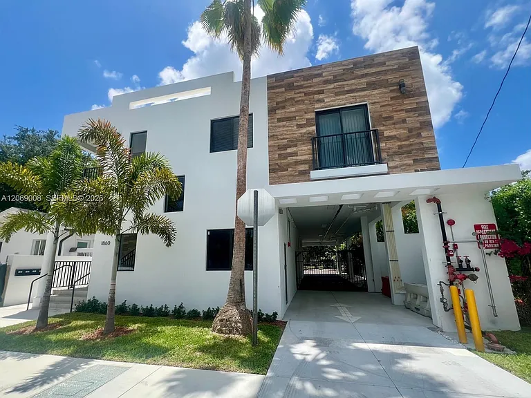 1860 NW 19th St #101 — Photo 1