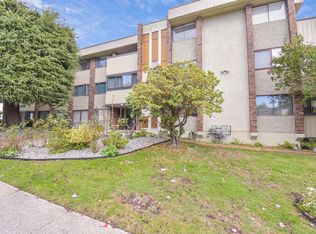 1320 Fir St #307, White Rock, BC V4B4B2