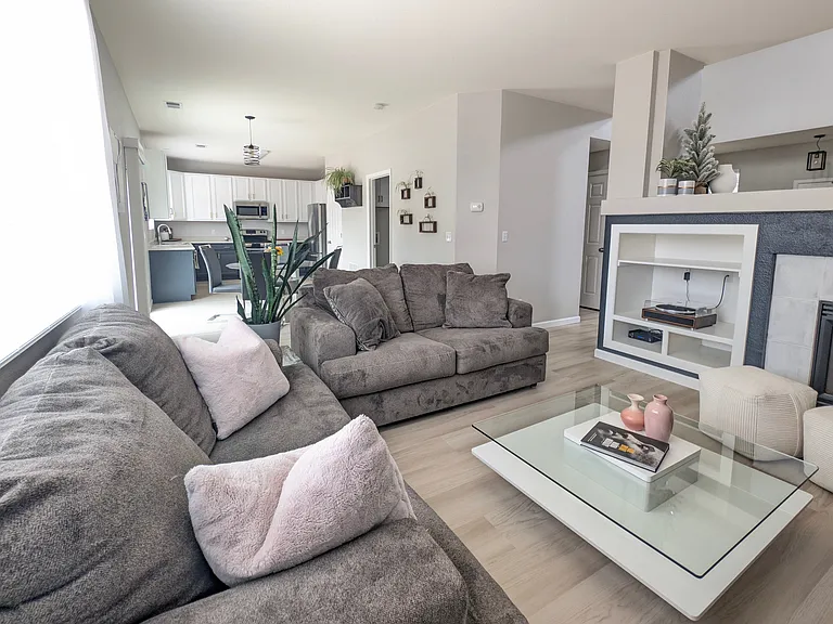 10439 Tracewood Ct — Photo 5