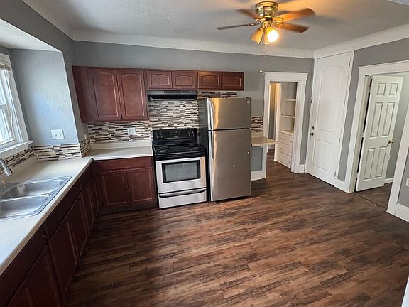 2nd image of 2921 Northwood Ave #1