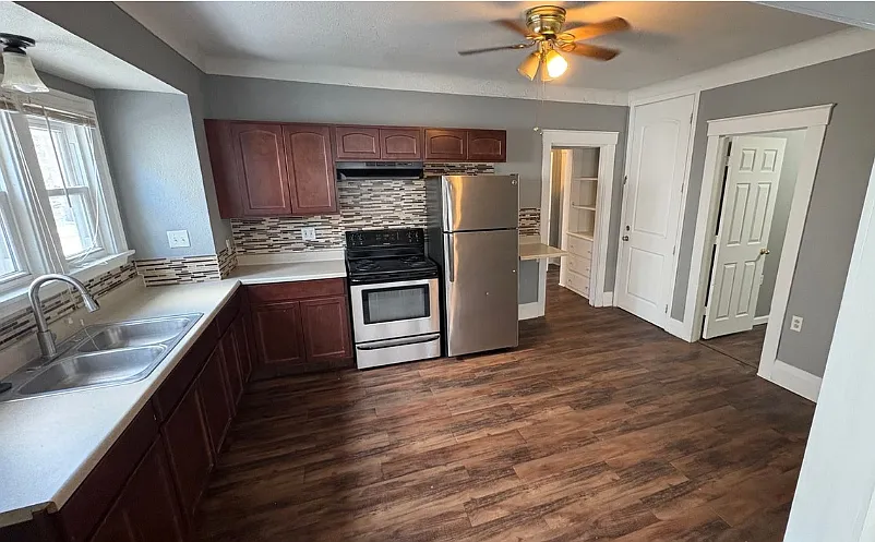 Building Photo - 2921 Northwood Ave #1