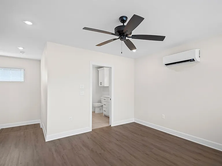 400 Parker St — Photo 26