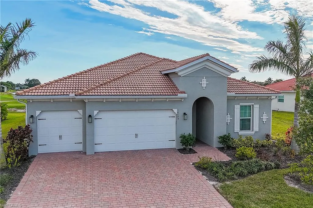 3 bed, 5.0 bath, 2587 sqft, $4,000 — Photo 2