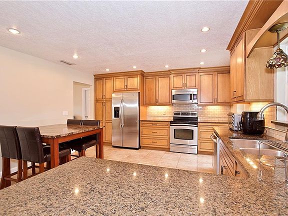 4th image of 5413 Ardmore Dr