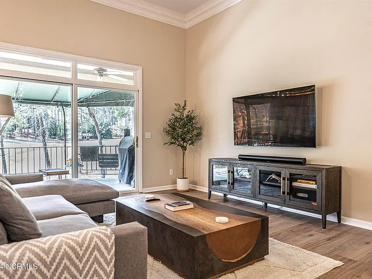 215 Plantation Dr — Photo 23