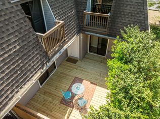 128 Springberry Ln, Chapel Hill, NC 27517