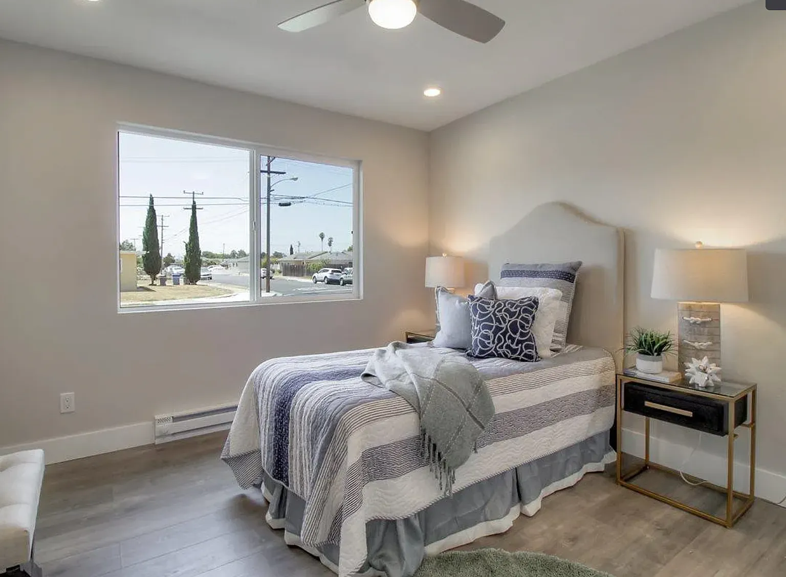 3 bed, 939 sqft, $3,700 — Photo 4