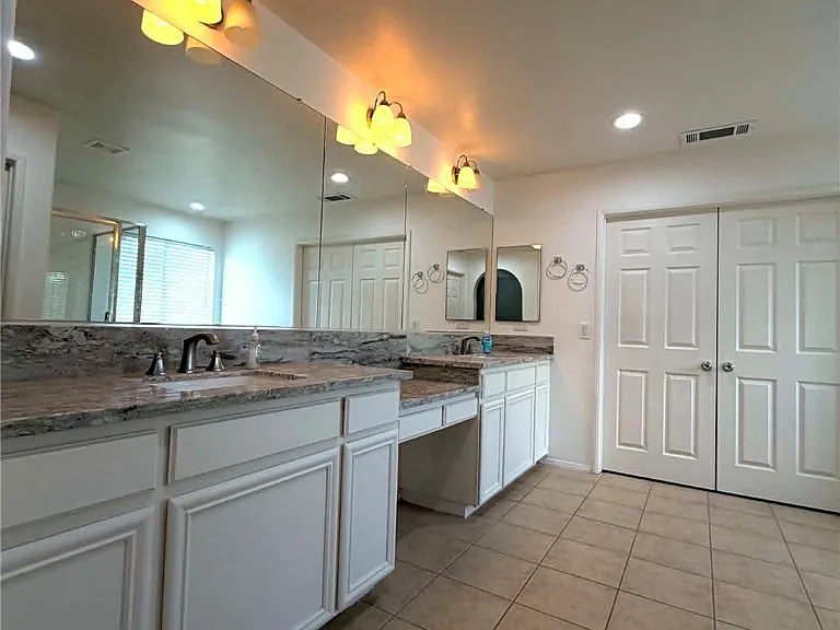 44045 Quarter St — Photo 10