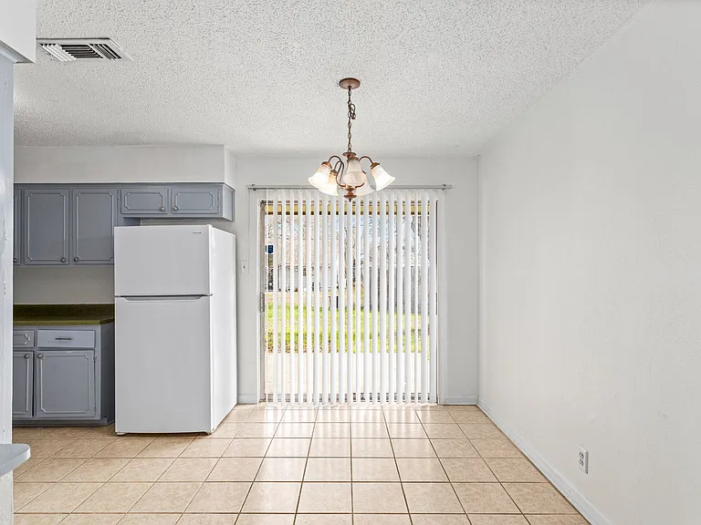 5726 Alnwick St — Photo 4