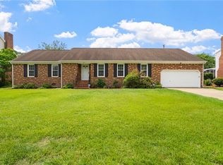 817 Kings Creek Dr, Virginia Beach, VA 23464