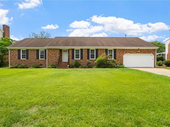 817 Kings Creek Dr, Virginia Beach, VA 23464