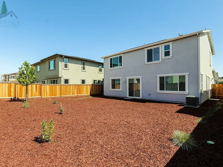 2824 Wrangell St — Photo 20
